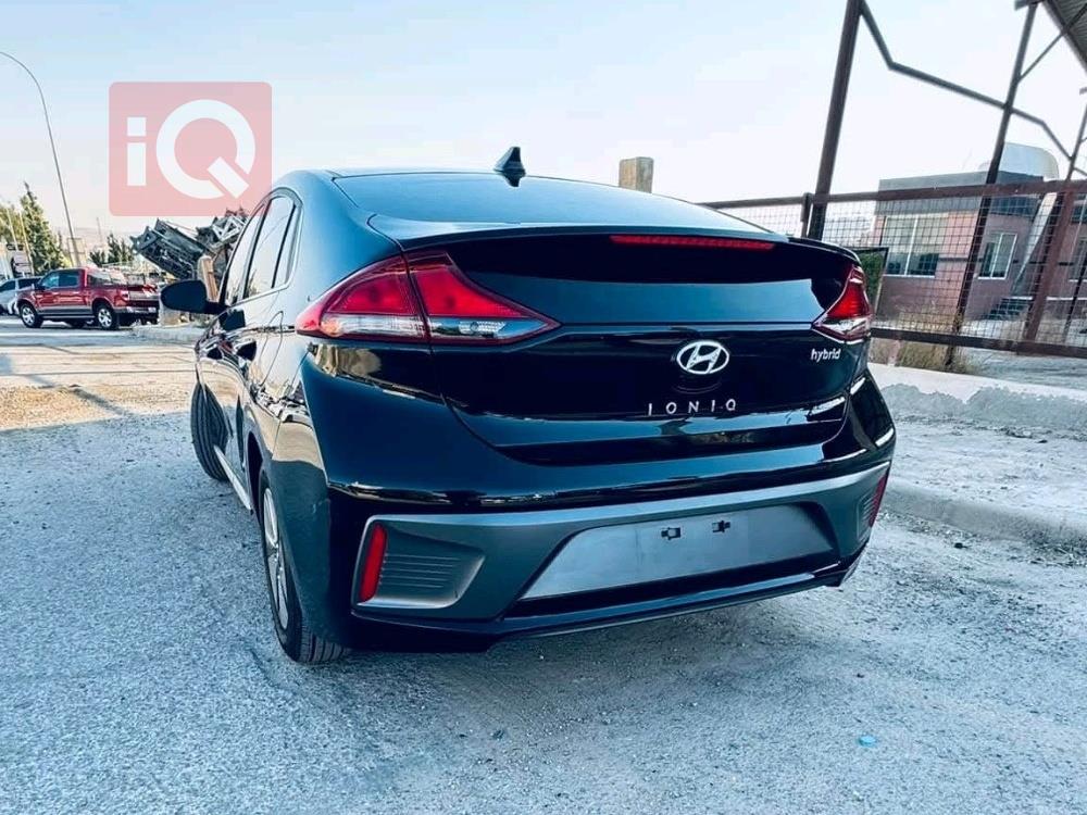 هیوندای ئایۆنیک